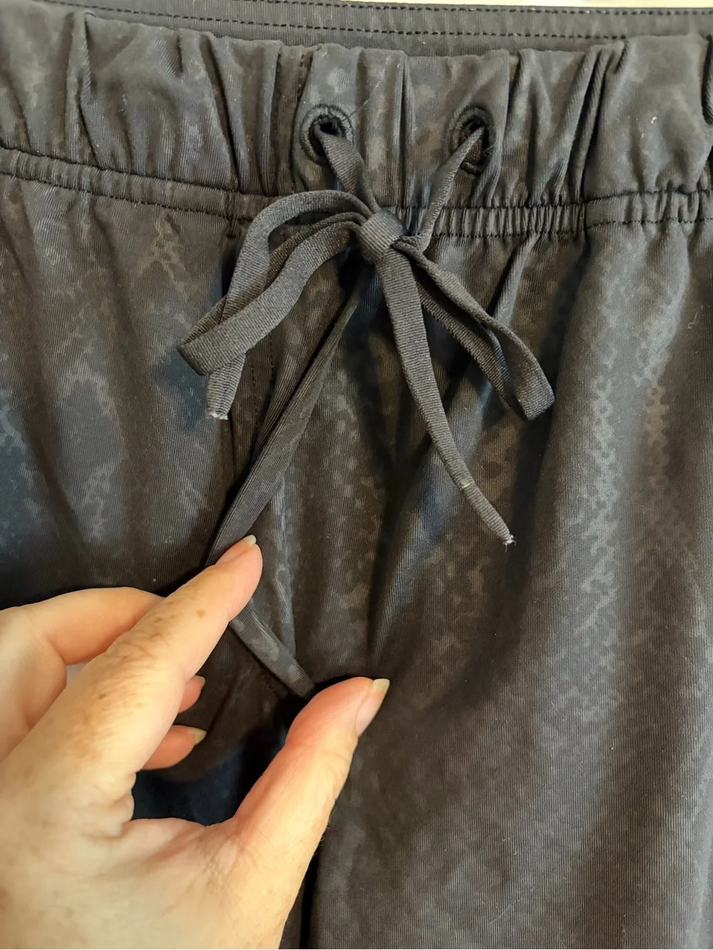 Lululemon Jet Crop Slim Pants 2 Black Desert Snake Embossed Luxtreme Drawstring